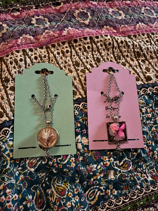 Pendentif Fleurs Séchées en Résine — Bijou Botanique, Collier Fait Main